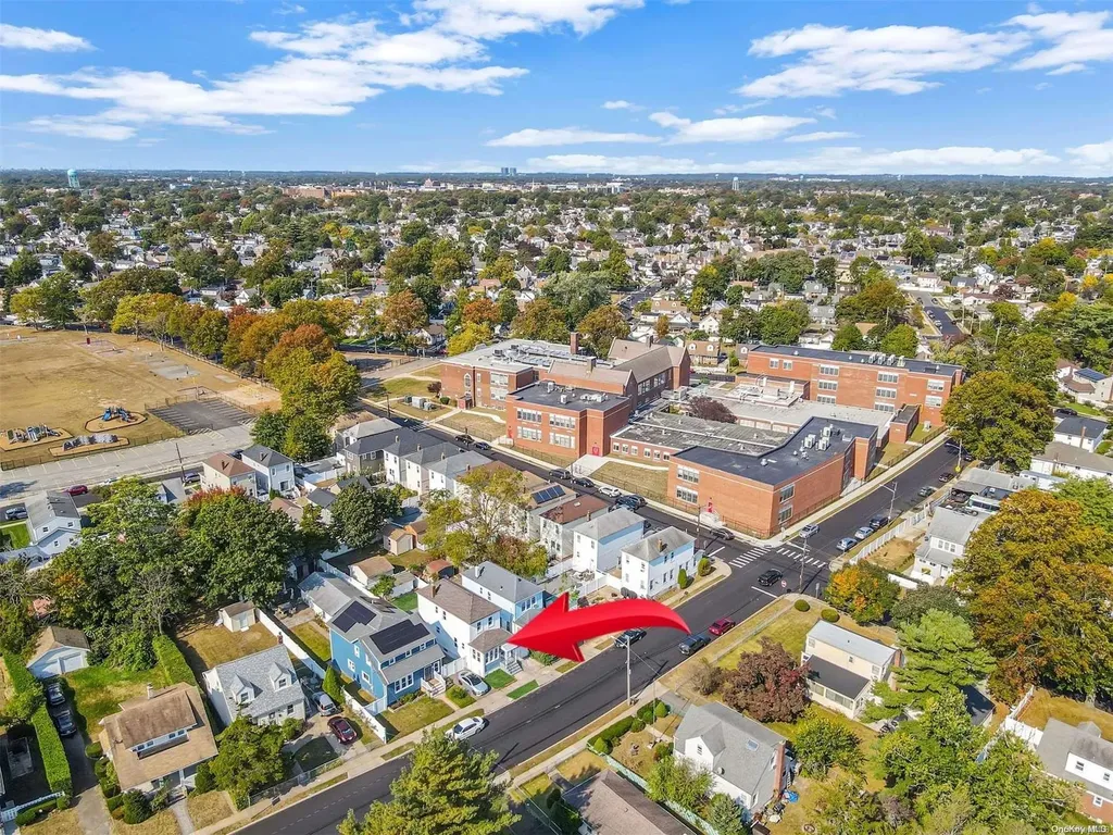 786 Davis Avenue Uniondale NY 11553