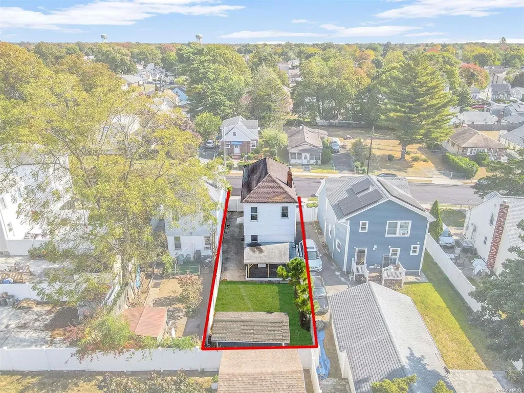 786 Davis Avenue Uniondale NY 11553