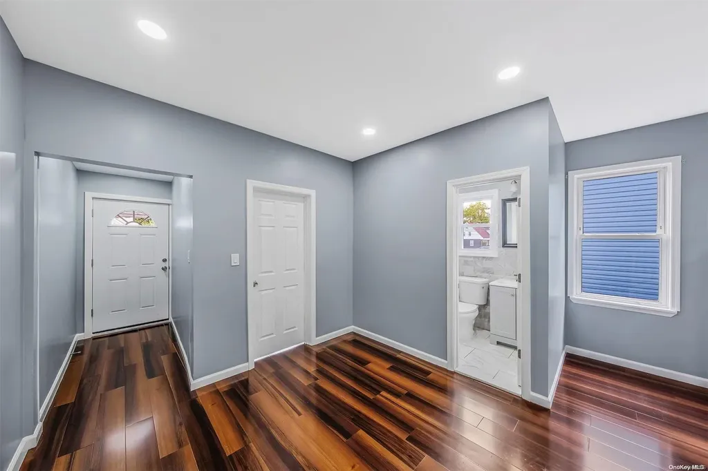 786 Davis Avenue Uniondale NY 11553