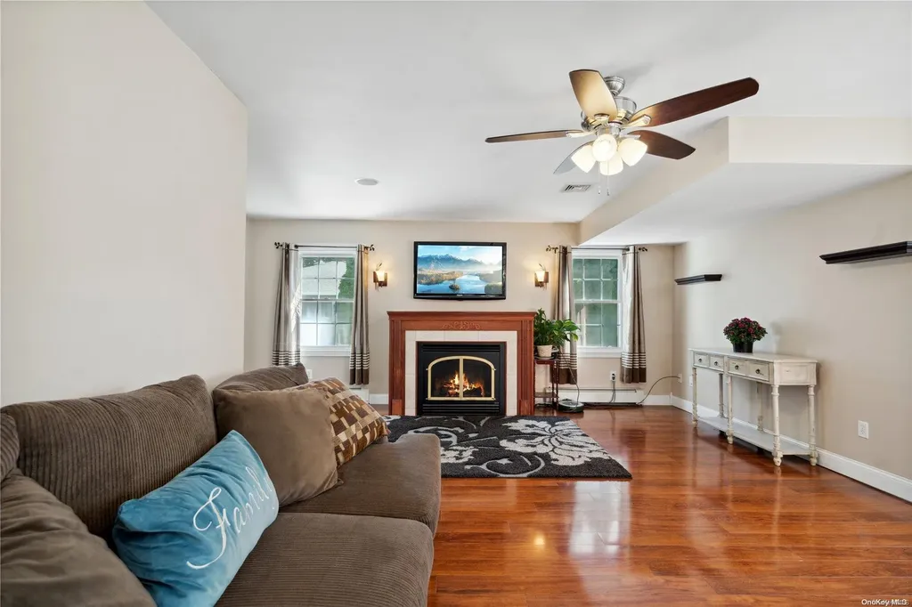 39 Applegate Drive Mastic NY 11950