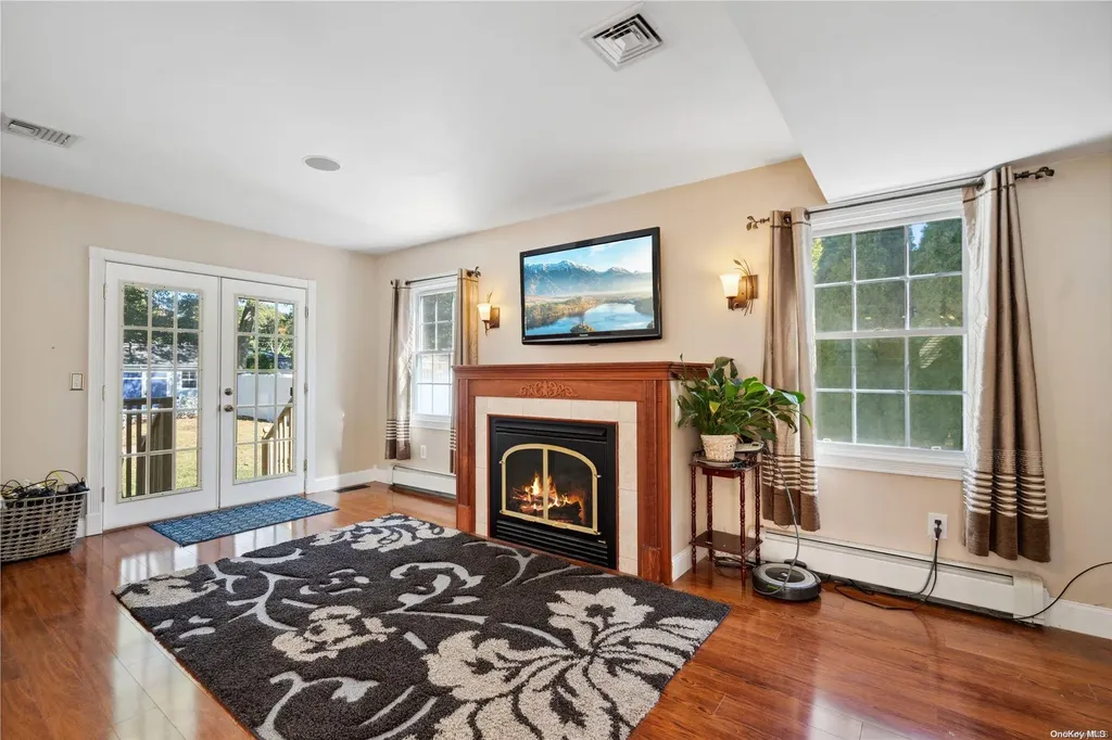 39 Applegate Drive Mastic NY 11950