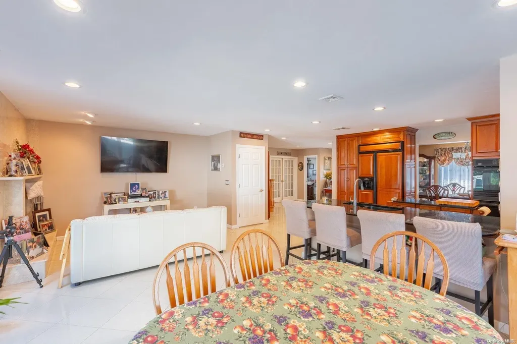 135 Anchorage Drive West Islip NY 11795