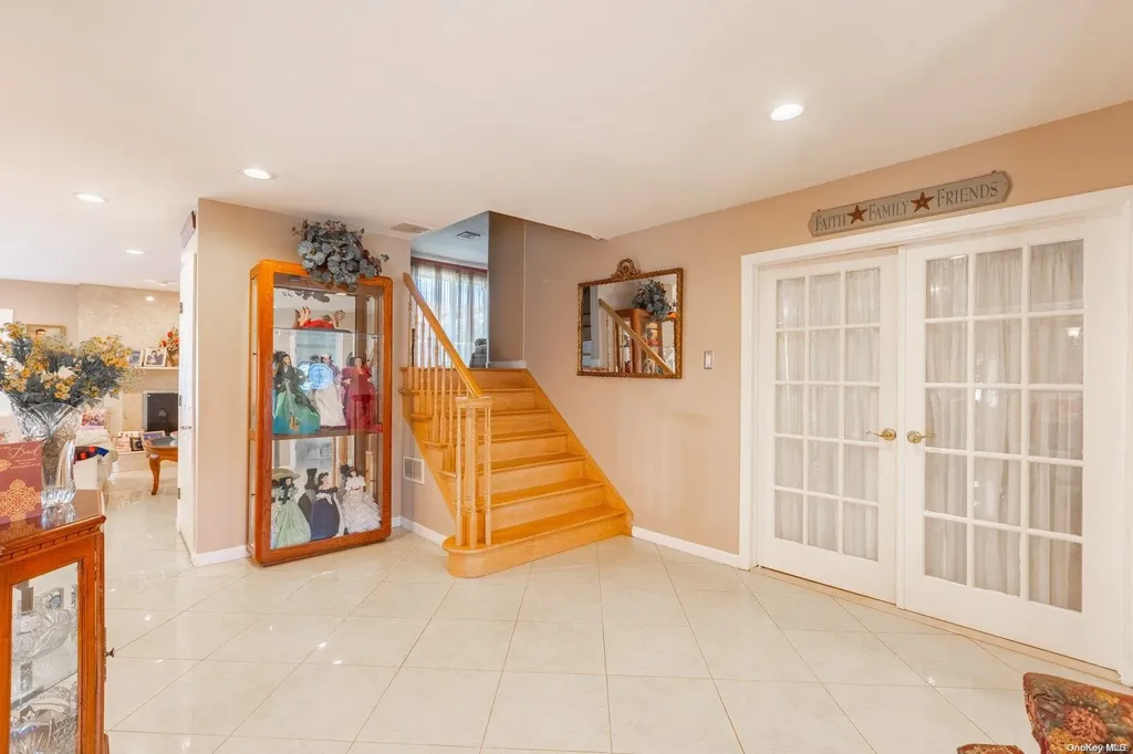 135 Anchorage Drive West Islip NY 11795