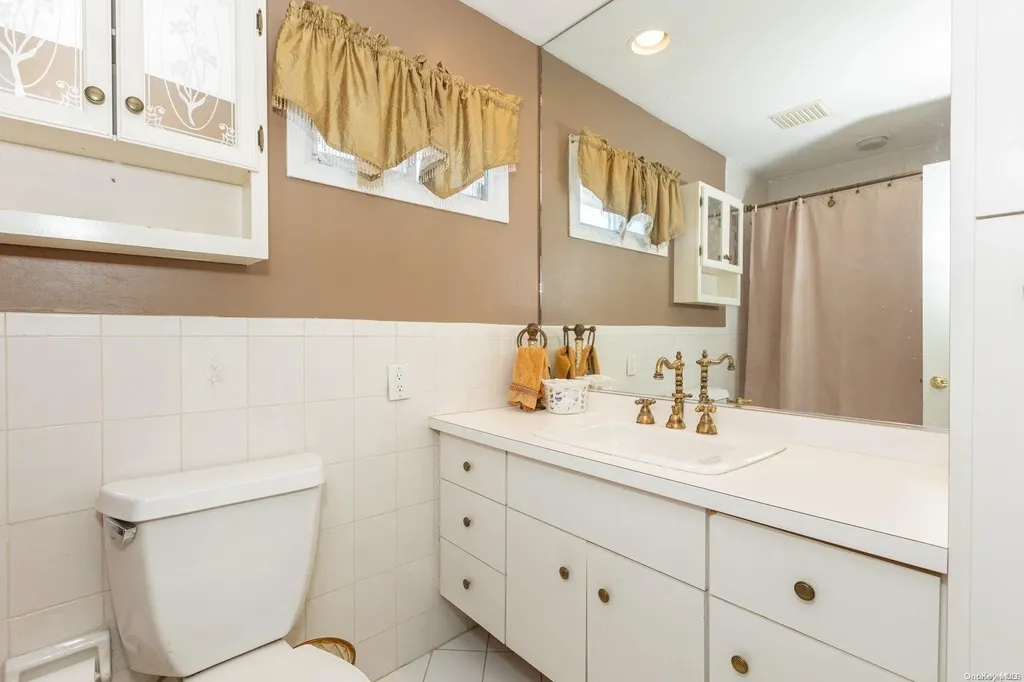135 Anchorage Drive West Islip NY 11795