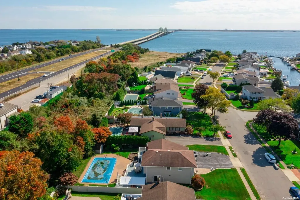 135 Anchorage Drive West Islip NY 11795