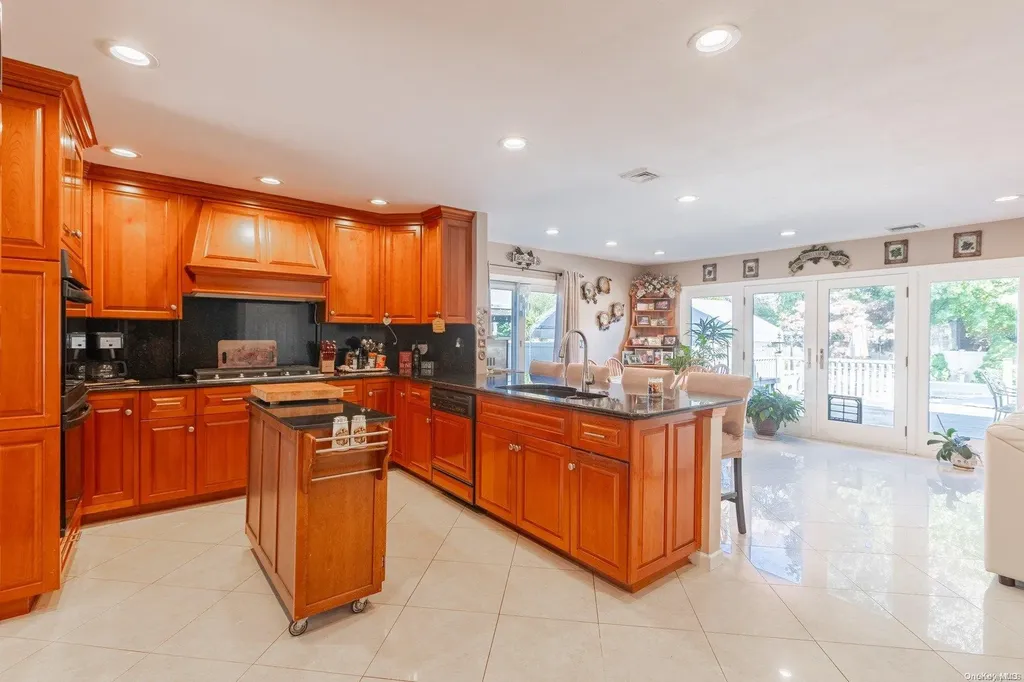 135 Anchorage Drive West Islip NY 11795