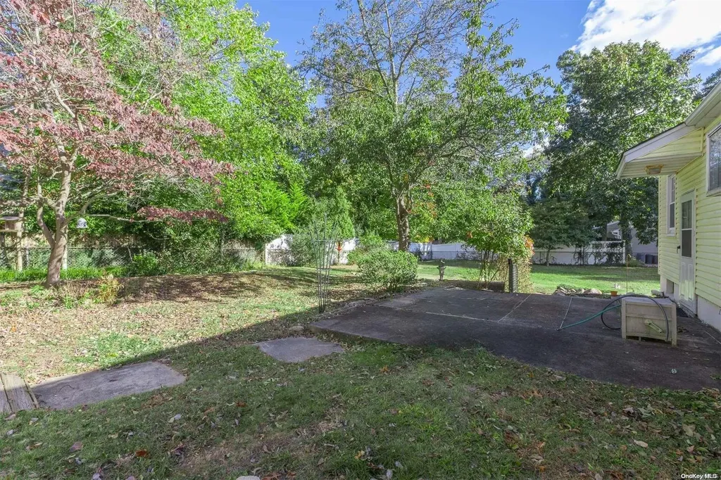 20 Herod Point Road Wading River NY 11792