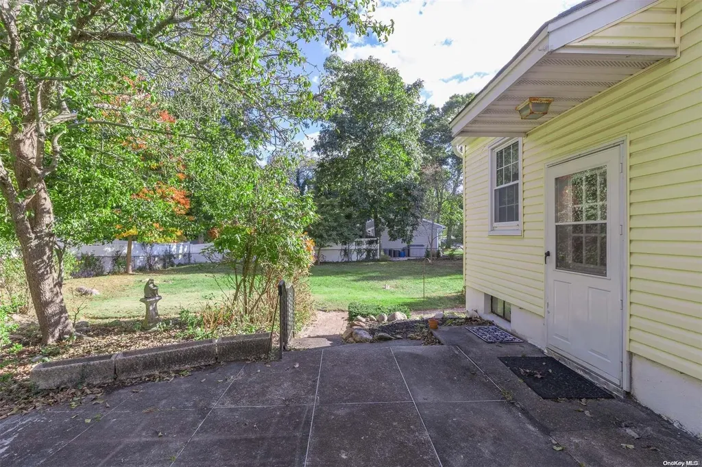 20 Herod Point Road Wading River NY 11792