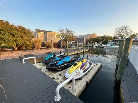 44 Meadow Lane Amityville NY 11701