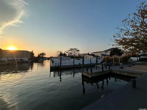 44 Meadow Lane Amityville NY 11701