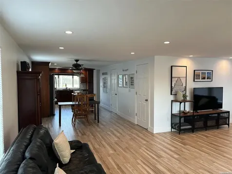 44 Meadow Lane Amityville NY 11701