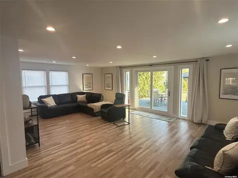 44 Meadow Lane Amityville NY 11701