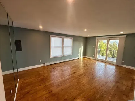 44 Meadow Lane Amityville NY 11701