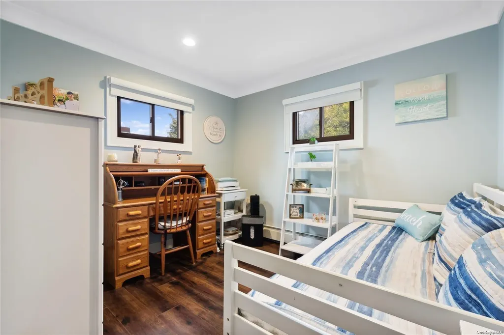 145 The Crescent Babylon NY 11702