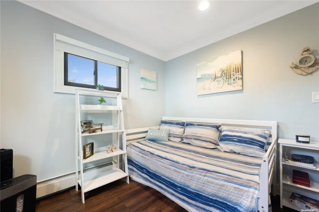 145 The Crescent Babylon NY 11702