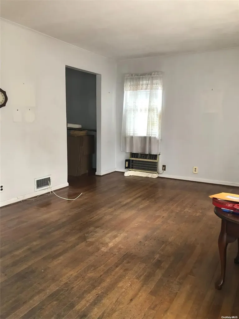 60 Albertson Parkway Albertson NY 11507