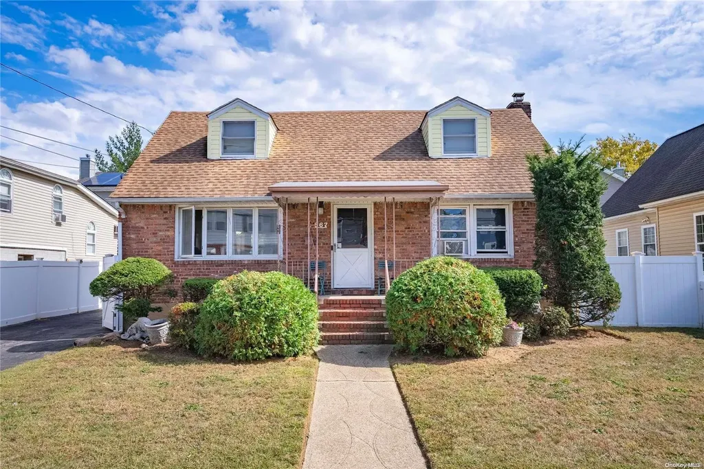 567 Oakley Avenue Elmont NY 11003