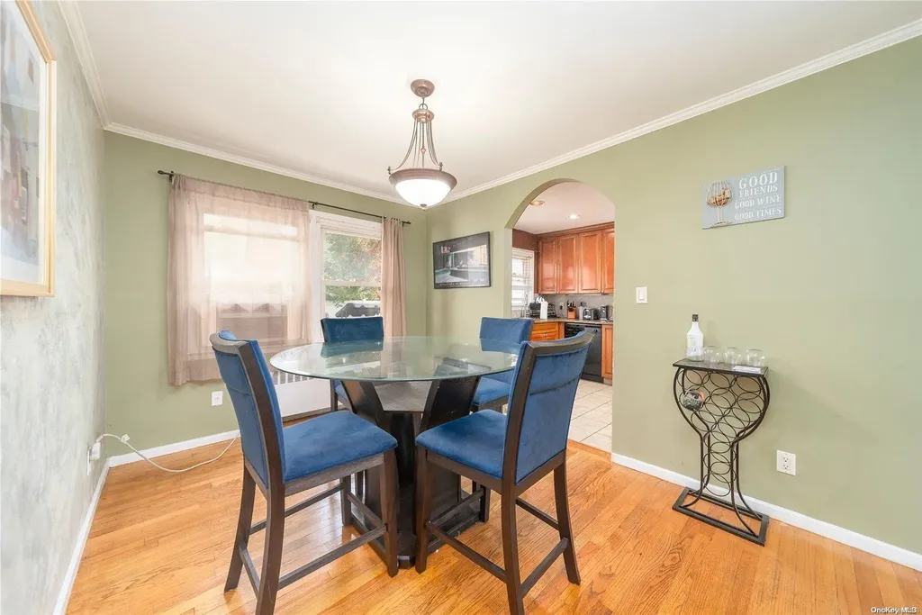 567 Oakley Avenue Elmont NY 11003