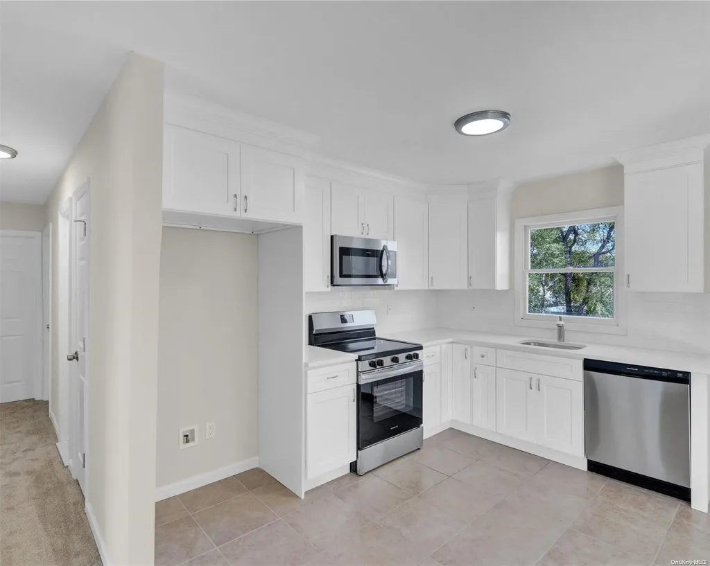 73 Lombardy Drive Shirley NY 11967