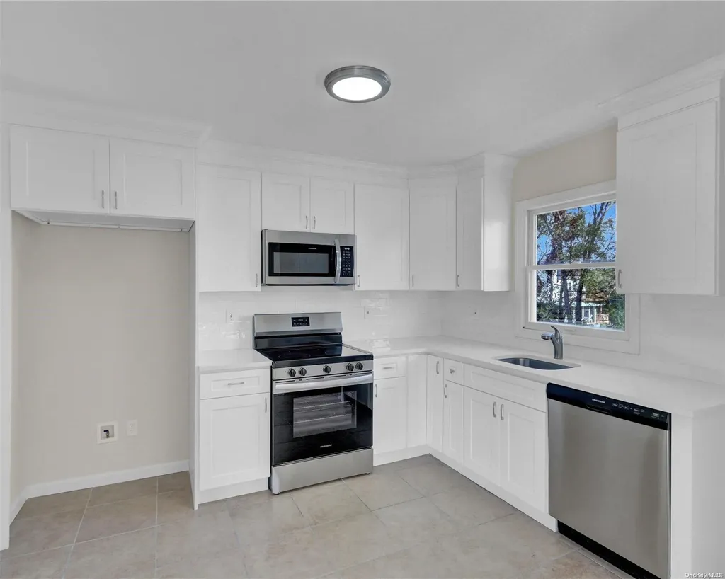 73 Lombardy Drive Shirley NY 11967