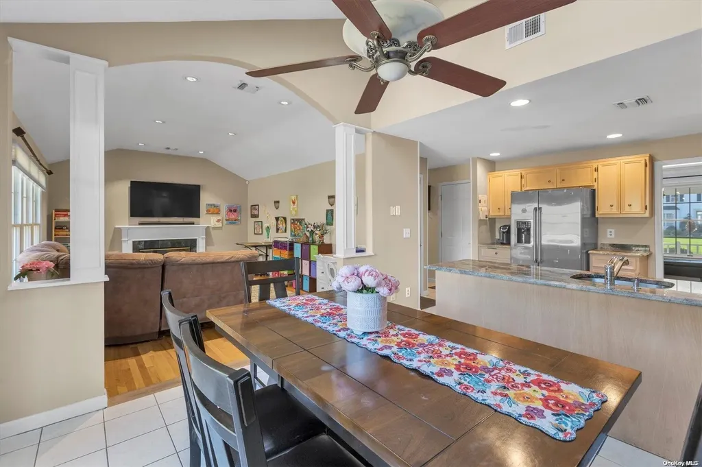 17 Pine Edge Place Dix Hills NY 11746