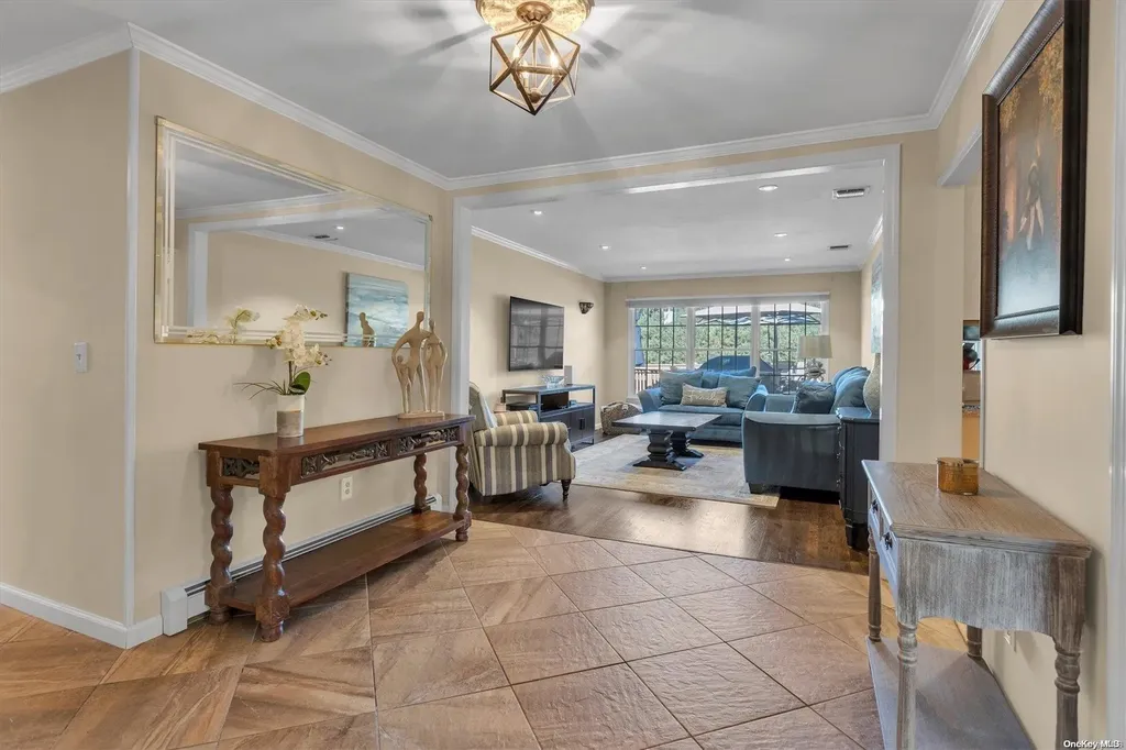 17 Pine Edge Place Dix Hills NY 11746