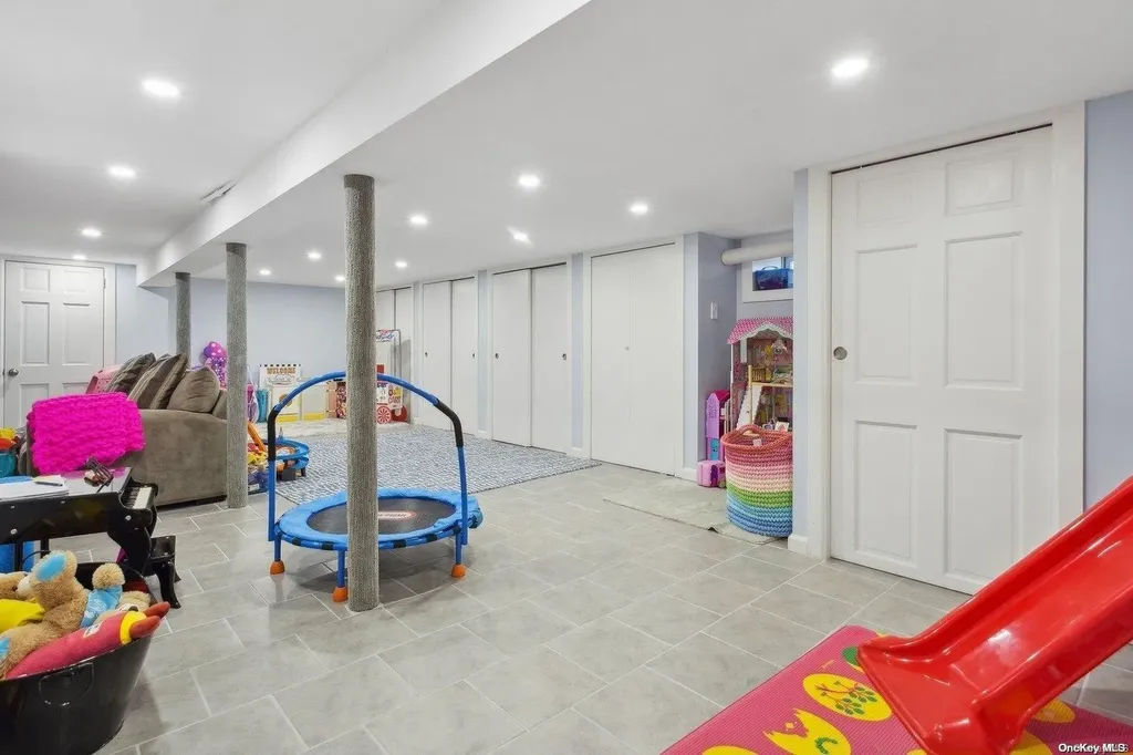 335 Hewlett Parkway Hewlett NY 11557