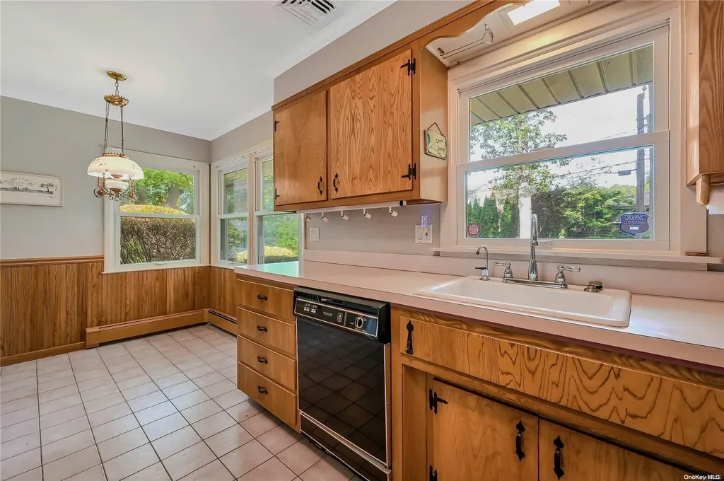 490 Luptons Point Road Mattituck NY 11952