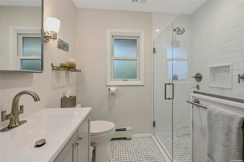490 Luptons Point Road Mattituck NY 11952