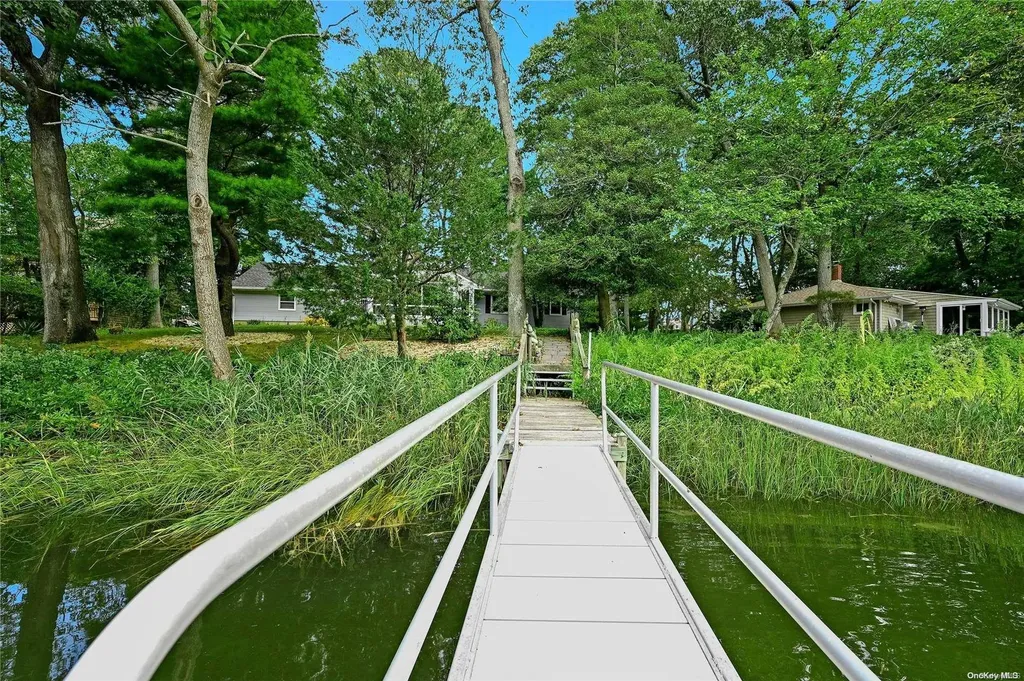 490 Luptons Point Road Mattituck NY 11952