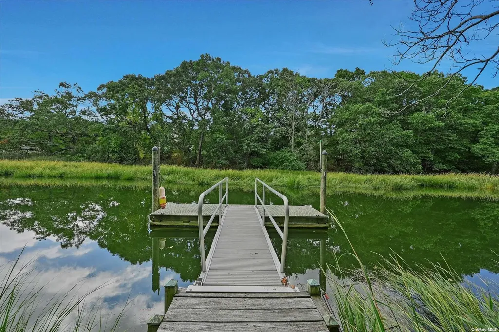490 Luptons Point Road Mattituck NY 11952