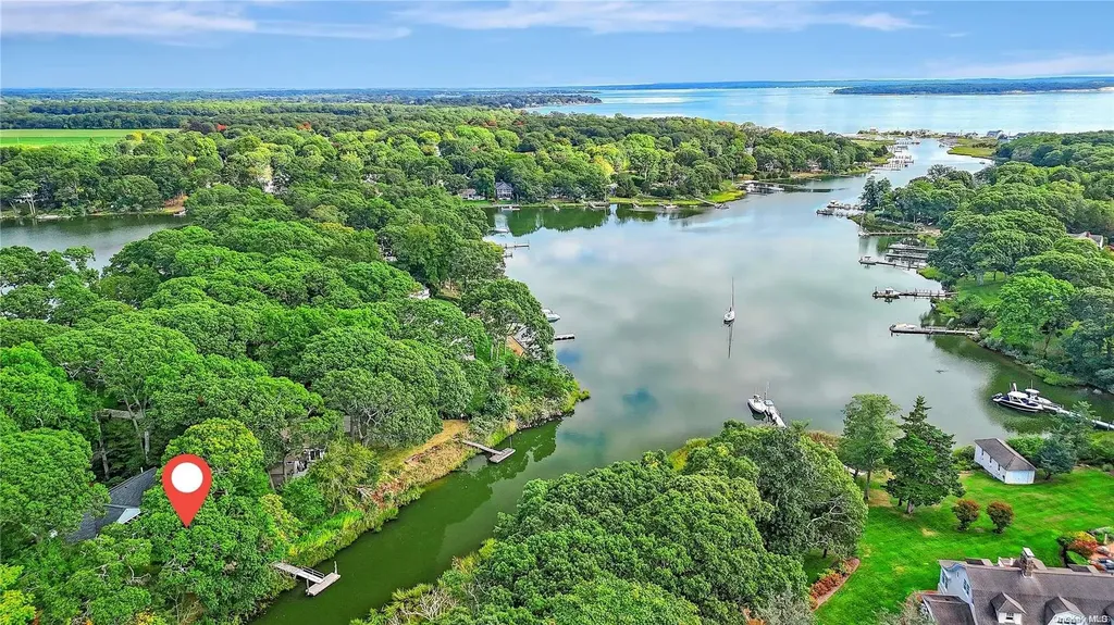 490 Luptons Point Road Mattituck NY 11952