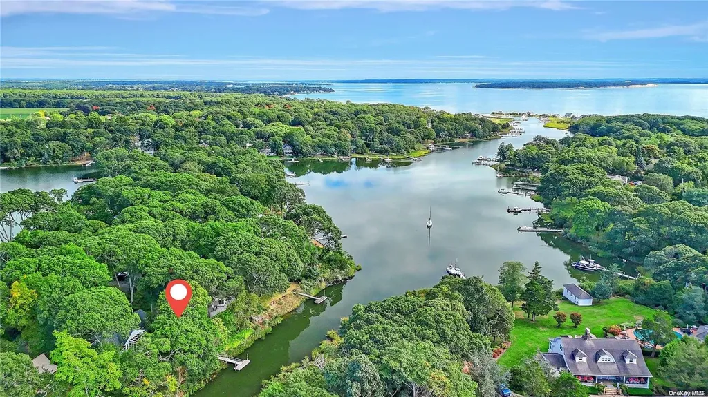 490 Luptons Point Road Mattituck NY 11952