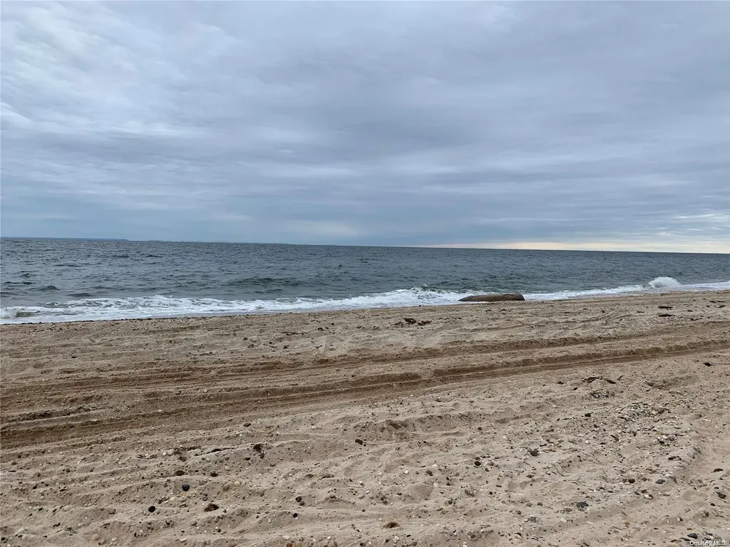 3994 Sound Avenue Riverhead NY 11901