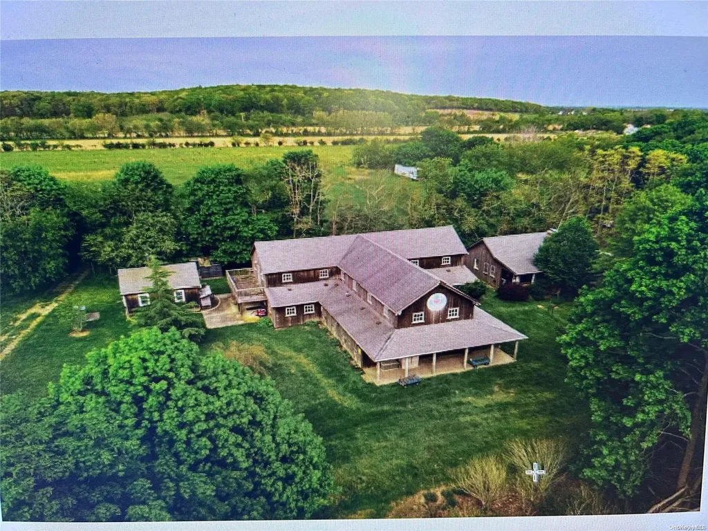 3994 Sound Avenue Riverhead NY 11901
