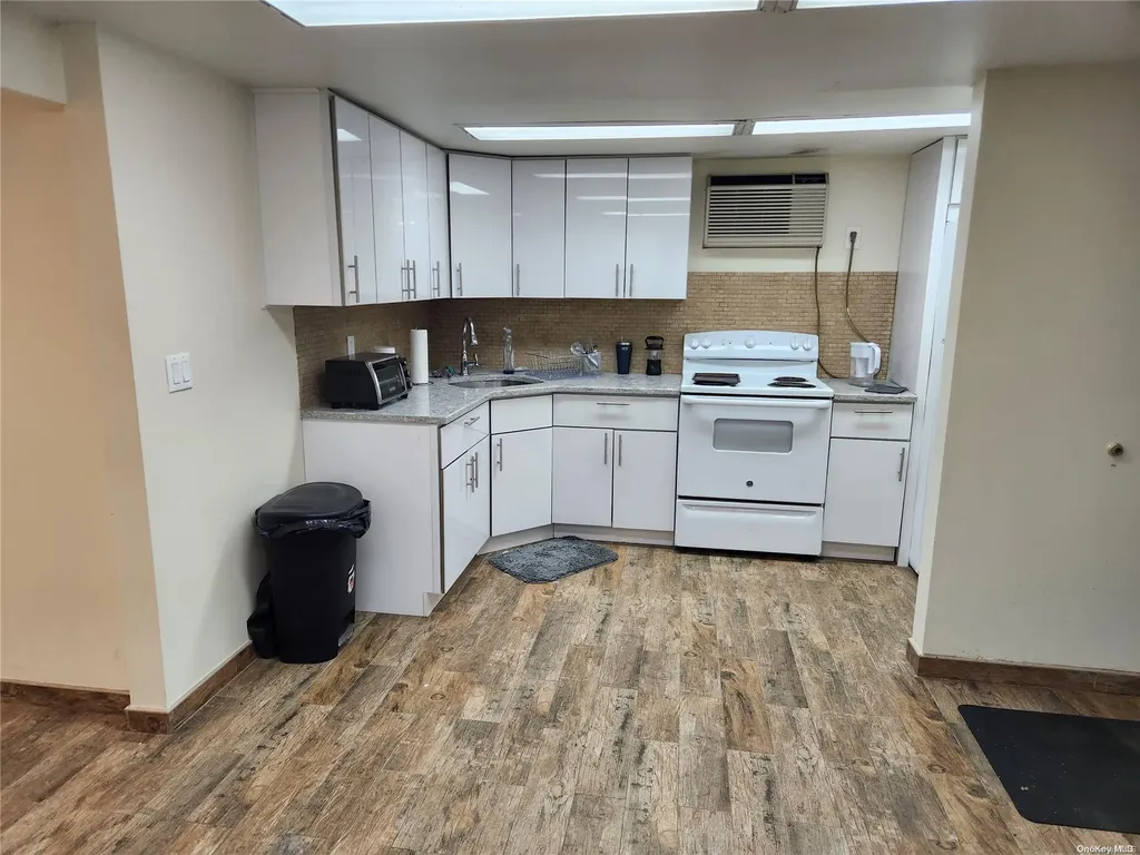 73-04 173 Street Fresh Meadows NY 11366