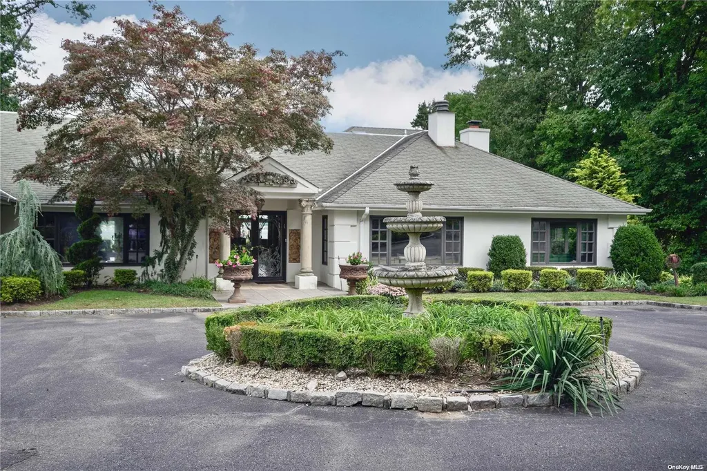 3a Foxwood Road Great Neck NY 11024