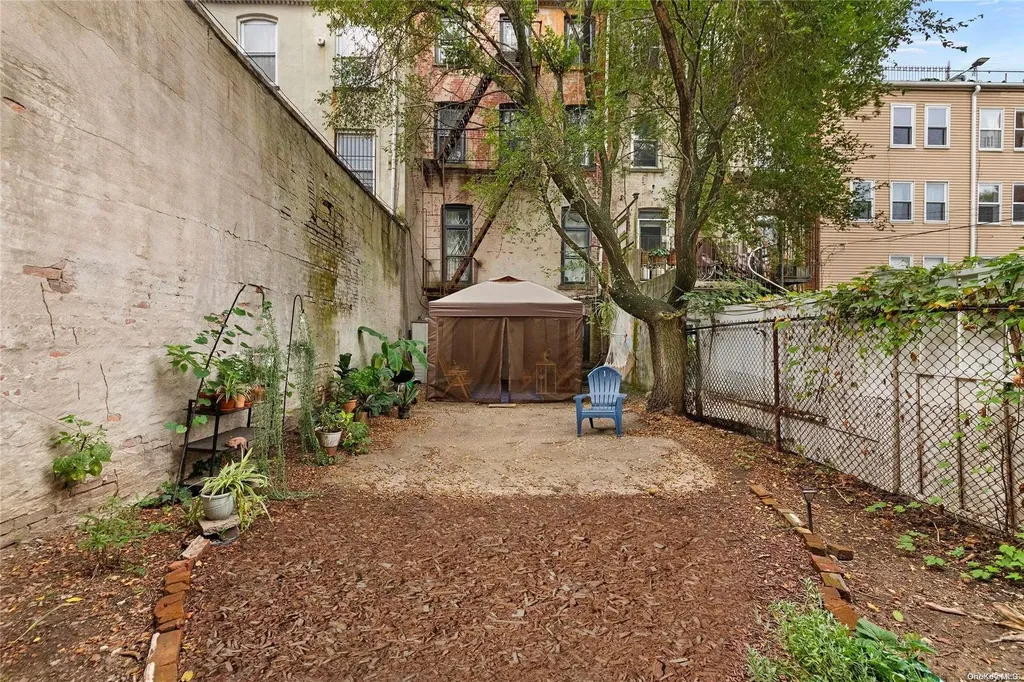 161 Gates Avenue Brooklyn NY 11238