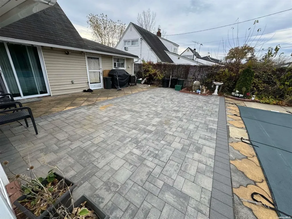 250 Blacksmith Road Levittown NY 11756