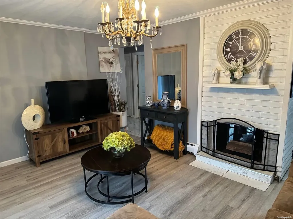 250 Blacksmith Road Levittown NY 11756
