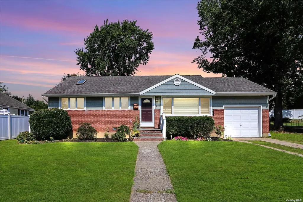 2 Haven Lane Old Bethpage NY 11804