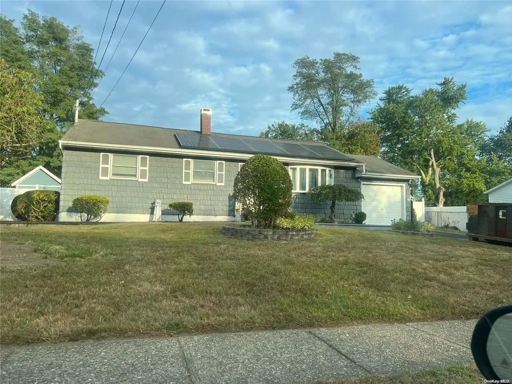 58 Winston Drive Brentwood NY 11717
