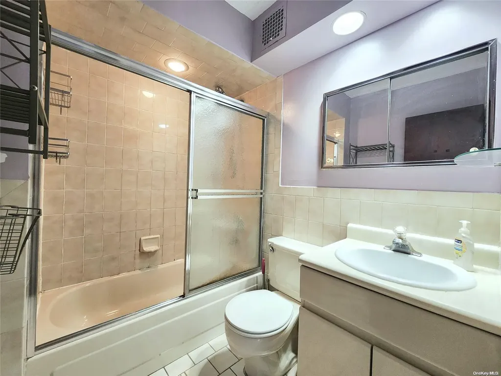 149-15 Barclay Avenue Flushing NY 11355
