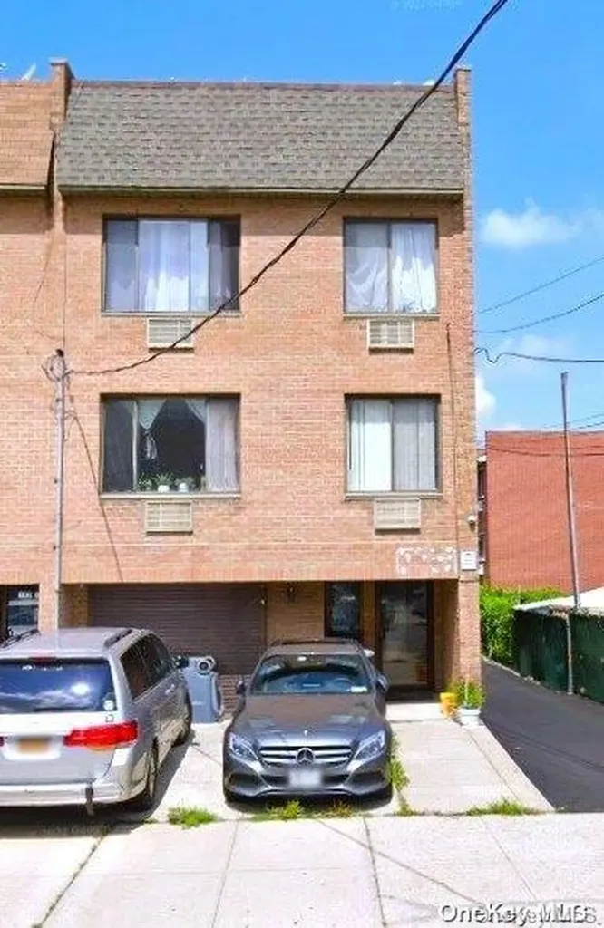 149-15 Barclay Avenue Flushing NY 11355