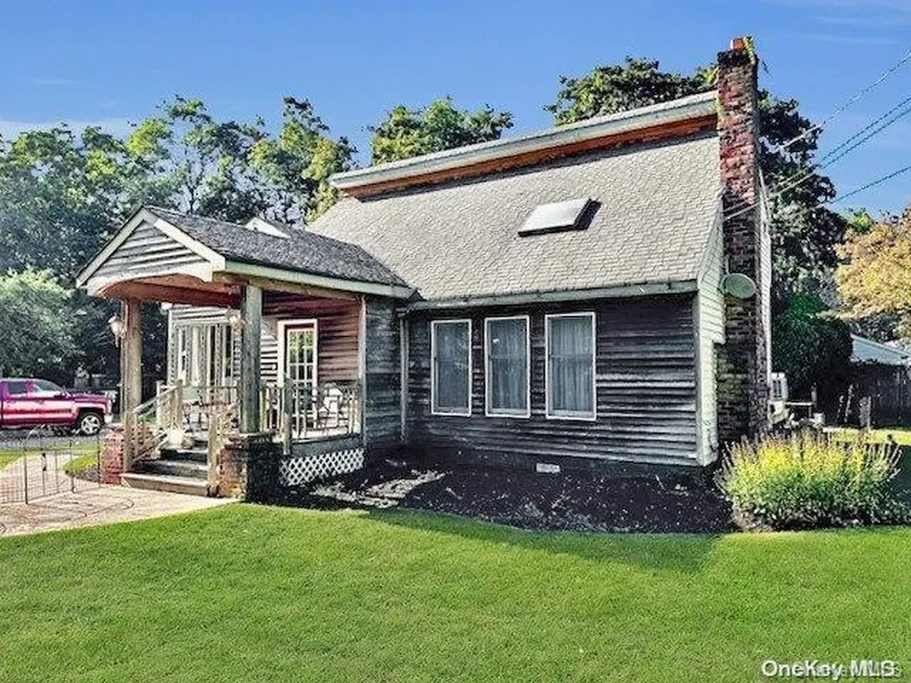 7 Chestnut Place Mastic Beach NY 11951