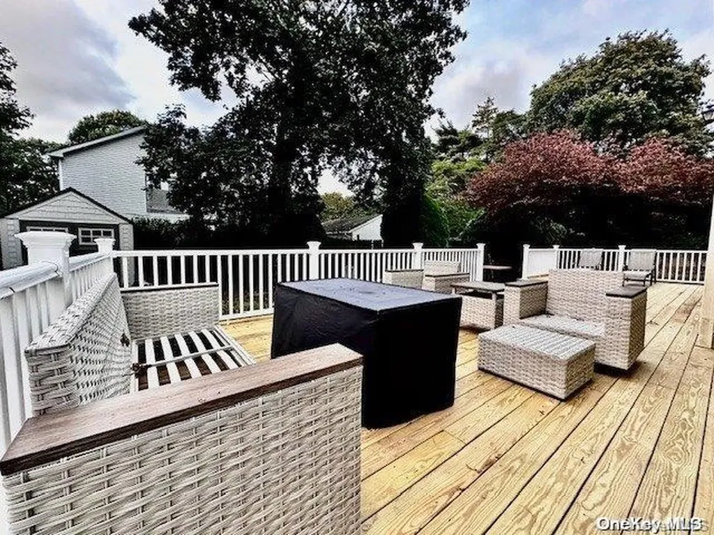 7 Chestnut Place Mastic Beach NY 11951