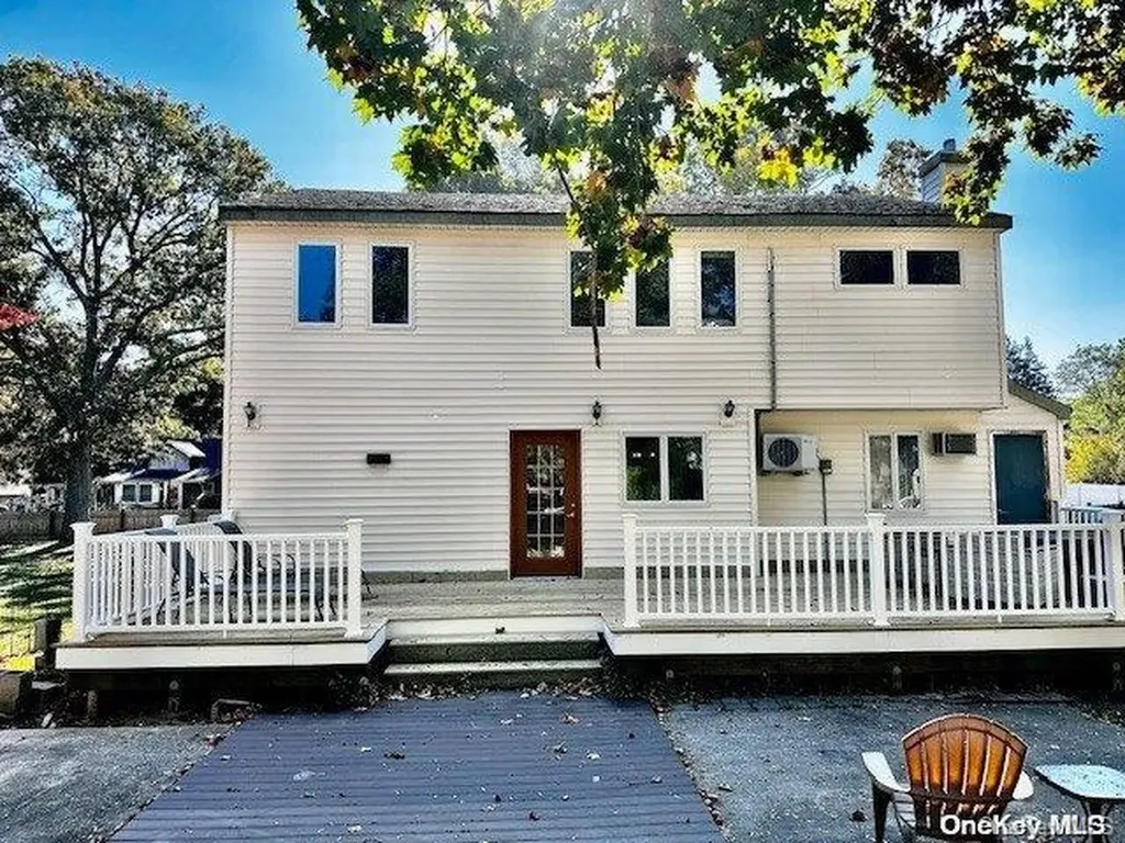 7 Chestnut Place Mastic Beach NY 11951