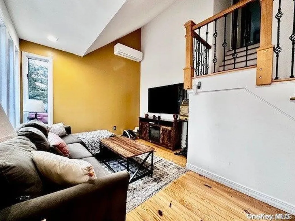 7 Chestnut Place Mastic Beach NY 11951