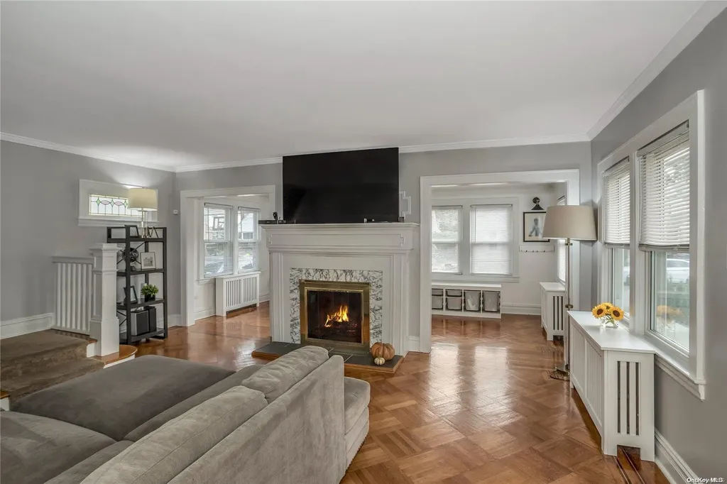 82 Fenimore Street Lynbrook NY 11563