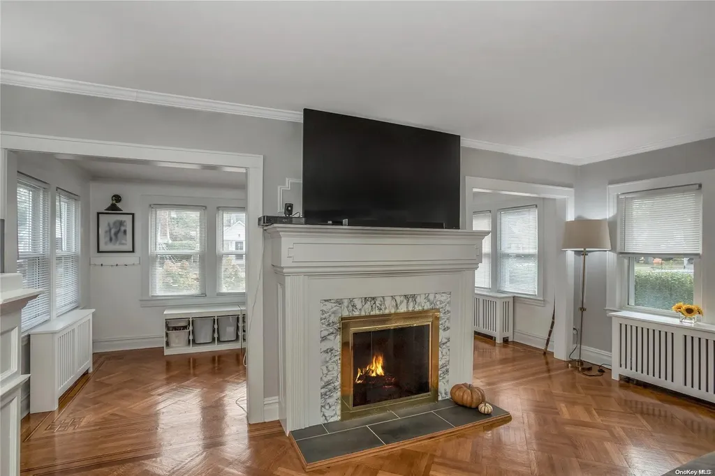 82 Fenimore Street Lynbrook NY 11563